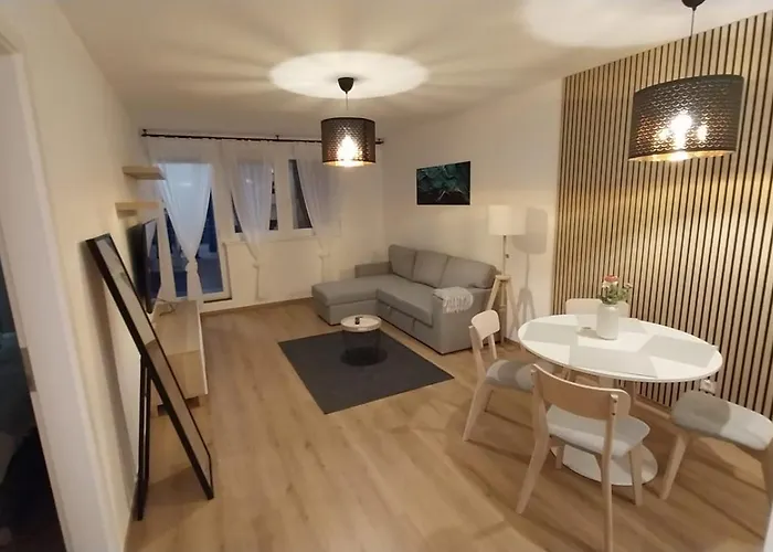 Harmony Terrace With Free Garage *